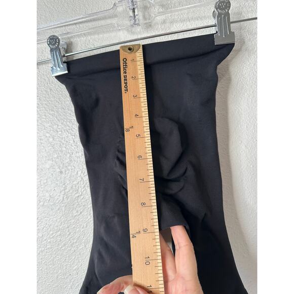 Skims Black High Waist Biker Shorts S/M | Seamless Shaping Stretch - Picture 9 of 10